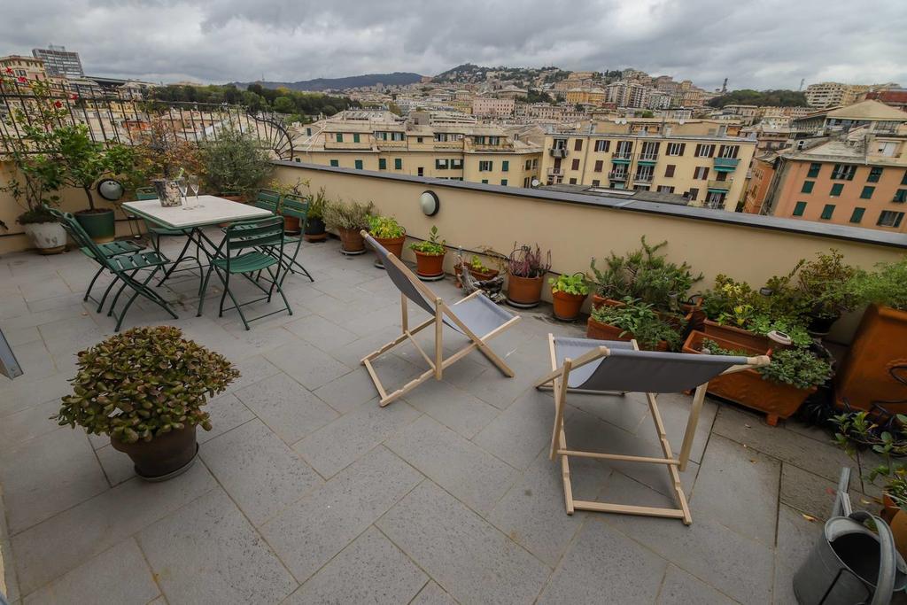 Altido Apt For 3 With Rooftop Balcony And Lovely Cityview เจนัว ภายนอก รูปภาพ