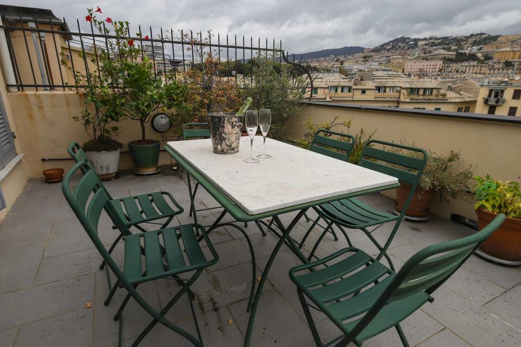 Altido Apt For 3 With Rooftop Balcony And Lovely Cityview เจนัว ภายนอก รูปภาพ